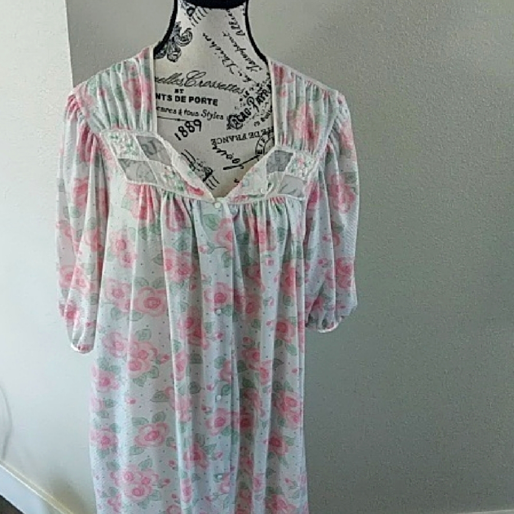 Floral Nightgown in Pink and White Komar Vtg